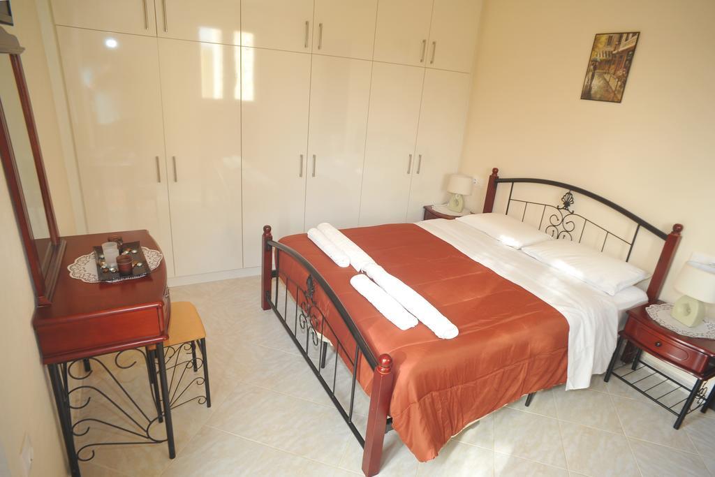 Villa Poulades Gouvia Rum bild