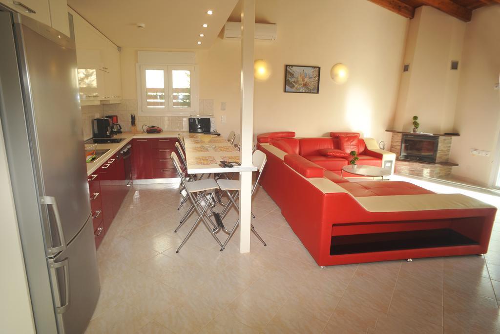 Villa Poulades Gouvia Rum bild
