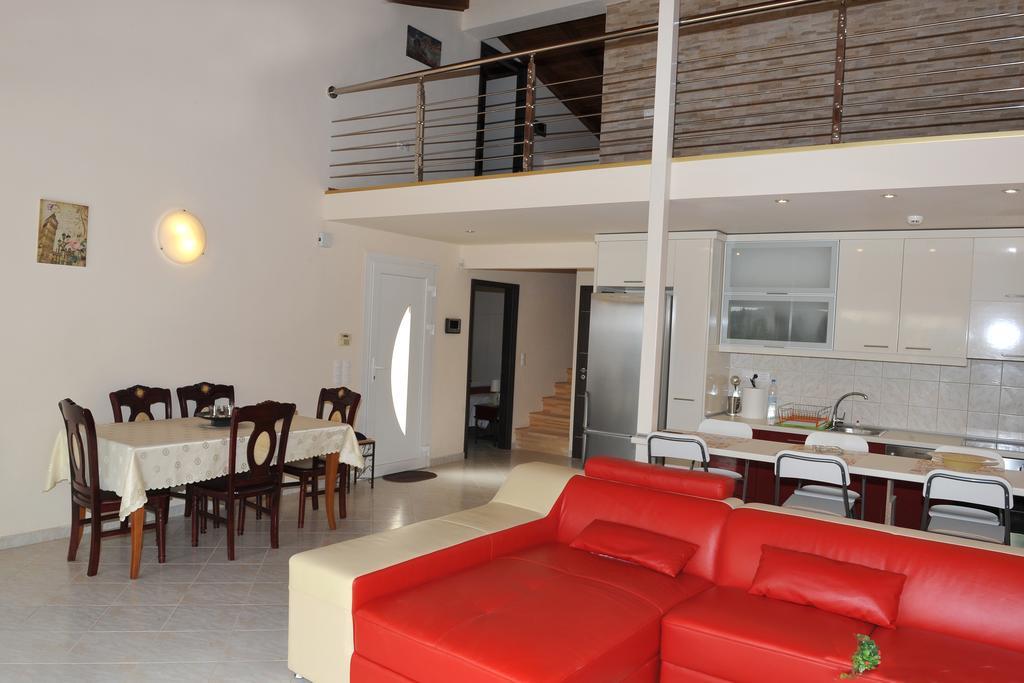 Villa Poulades Gouvia Rum bild