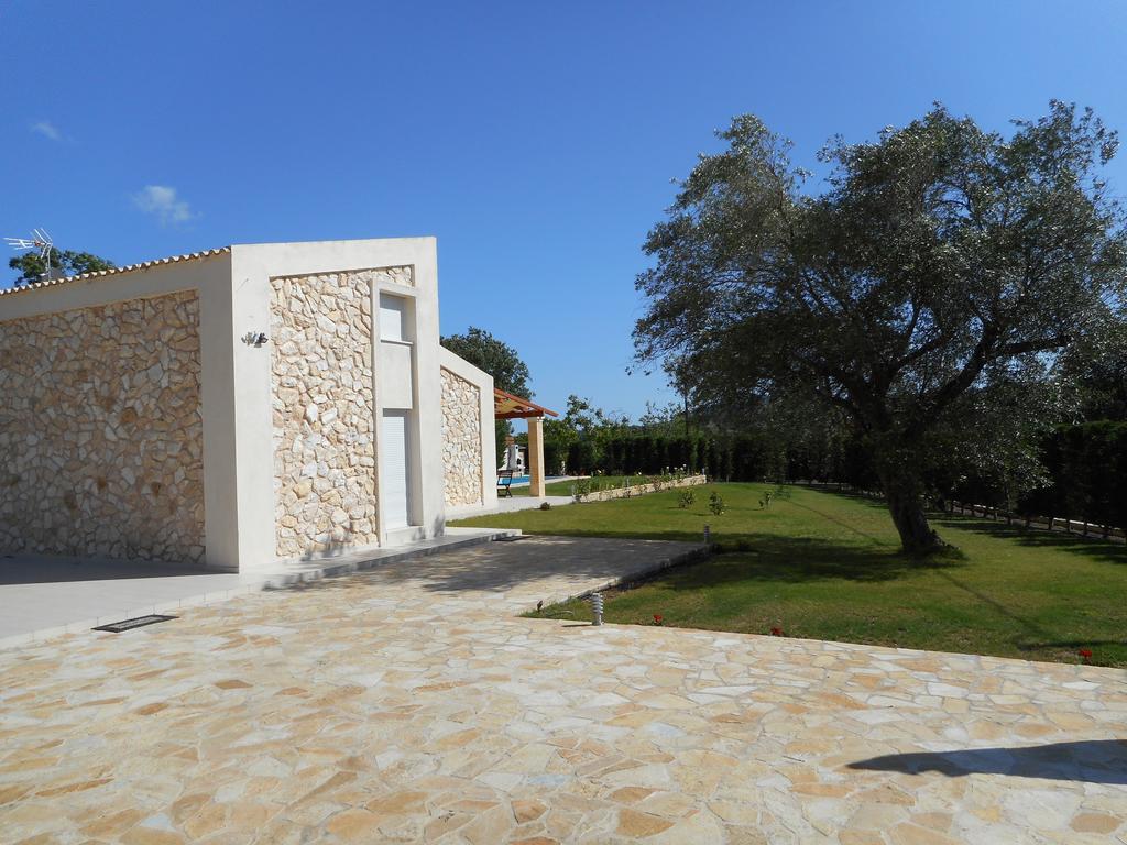 Villa Poulades Gouvia Exteriör bild