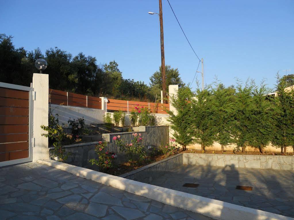Villa Poulades Gouvia Exteriör bild